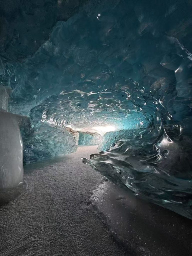 ice-cave ice cave in Yunnan